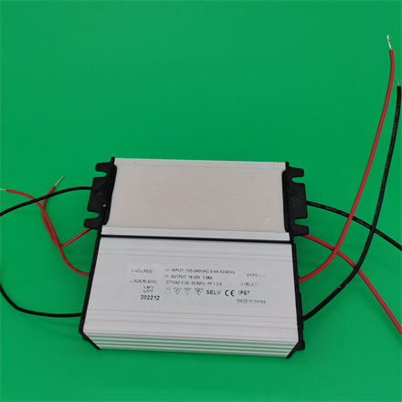 本安煤安電源AC100-240V輸入（實(shí)際使用是127V),輸入功率34-36W,輸出16-20V(實(shí)際范圍在17.5-18.5V)，恒流1.58A±3%
