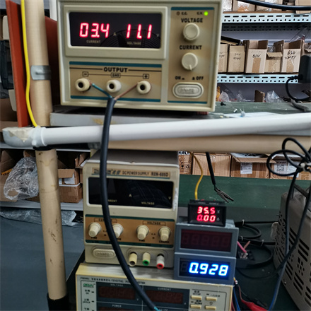 輸入電壓：DC12-24V電流：0.92A 輸出電壓：30-36V 電源